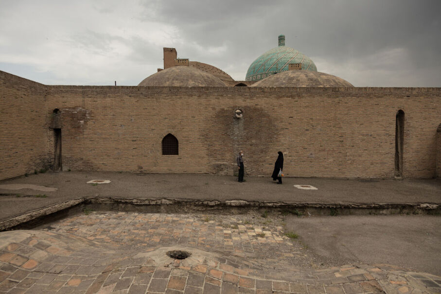 Qazale Amidi, Iran, Qazvin Central Mosque, 2020. Courtesy of Giorgio Barrera.